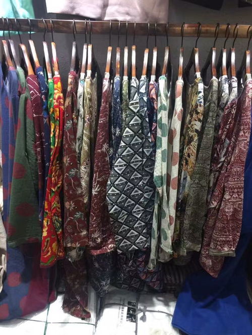 圖 庫存夏季短袖t恤庫房外貿(mào)低價(jià)位服裝批發(fā)廠家地?cái)傏s集 北京服裝 鞋帽 箱包